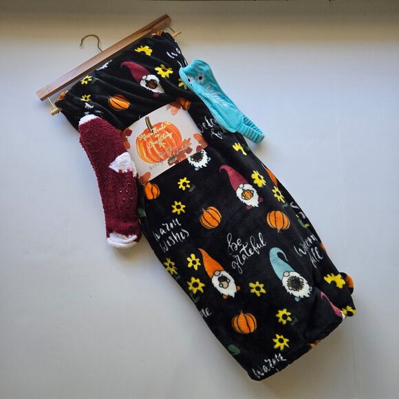 Fall Harvest Blanket 50 x 60 Gnome Pumpkin Plush Grateful Leaves Flowers Throw - Picture 4 of 4